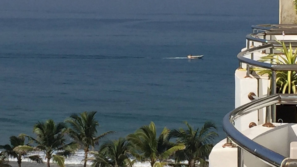 Mount Lavinia Condo | Beach Luxury Apartment in Srilankanfurnished apartment opposite Mt Lavinia beach