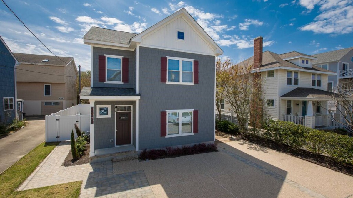 Northeast Virginia Beach House | Beach Music - North End VB