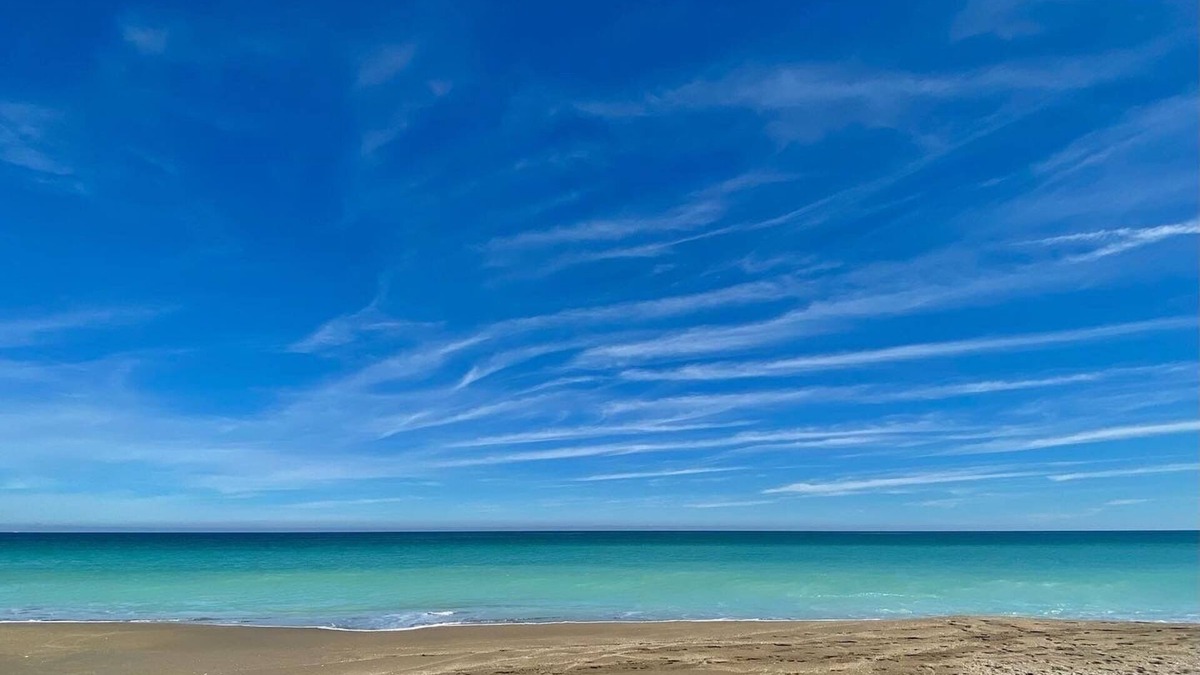 Fort Pierce Villa | Beach paradise found! “Heavenly Views” 1/1 villa steps away from beach and pool.