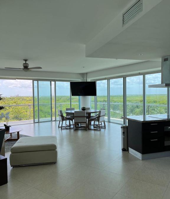 Cancun Apartment | Beach, pool 3BR Apartment - 8 guests