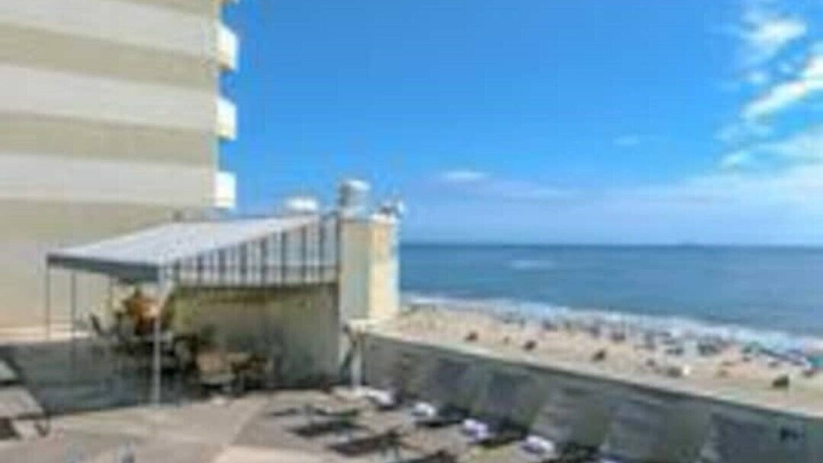 Northeast Virginia Beach Resort | Beach Quarters 1BR 1BA with a nice Ocean Front Balcony - sleeps 6