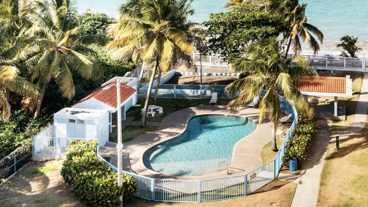 Mediania Alta Apartment | BEACH RESORT. Walk to beach+Pool+WiFi+AC+free PK
