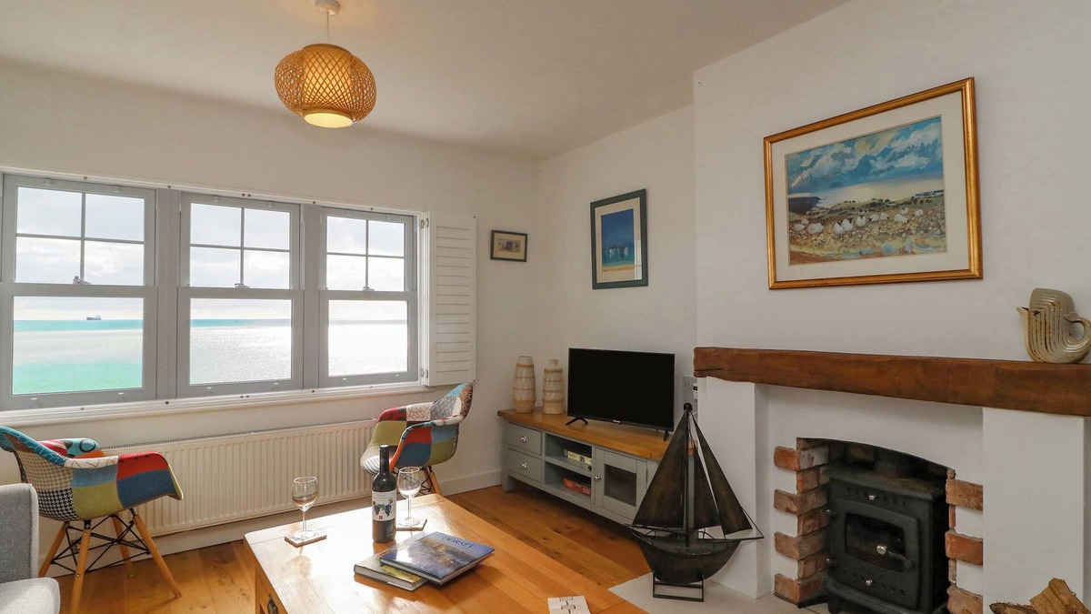Weymouth Cottage | BEACH RETREAT, country holiday cottage, with a garden in Weymouth