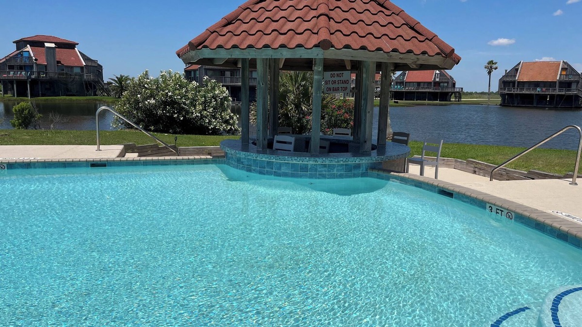 Matagorda Condo | Beach Retreat Minutes to the Beach and just steps to the Pool!