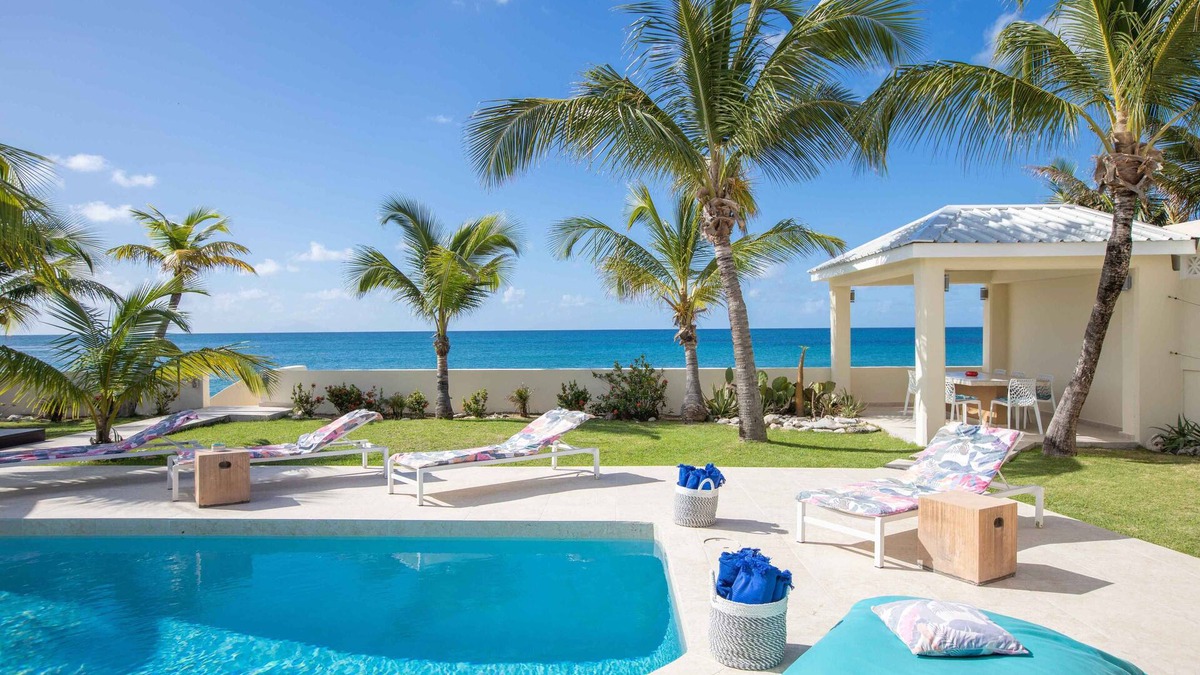 Beacon Hill Villa | Beach Secrets in Beacon Hill by Personal Villas - Modern Oceanfront Villa