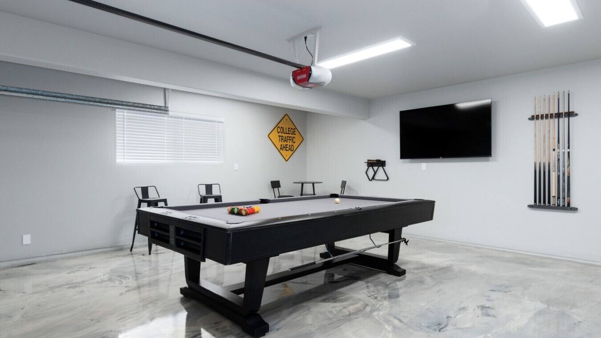 Oceano House | Beach Street Retreat | Sleeps 9 | Game Room