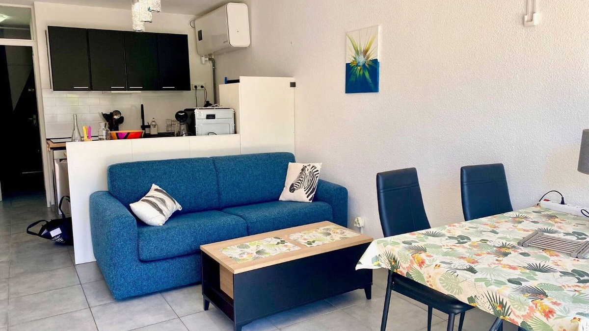 Meze Apartment | Beach Studio, Garden, AC, 2-Min Walk to Thau Lagoon, Parking, Quiet Area