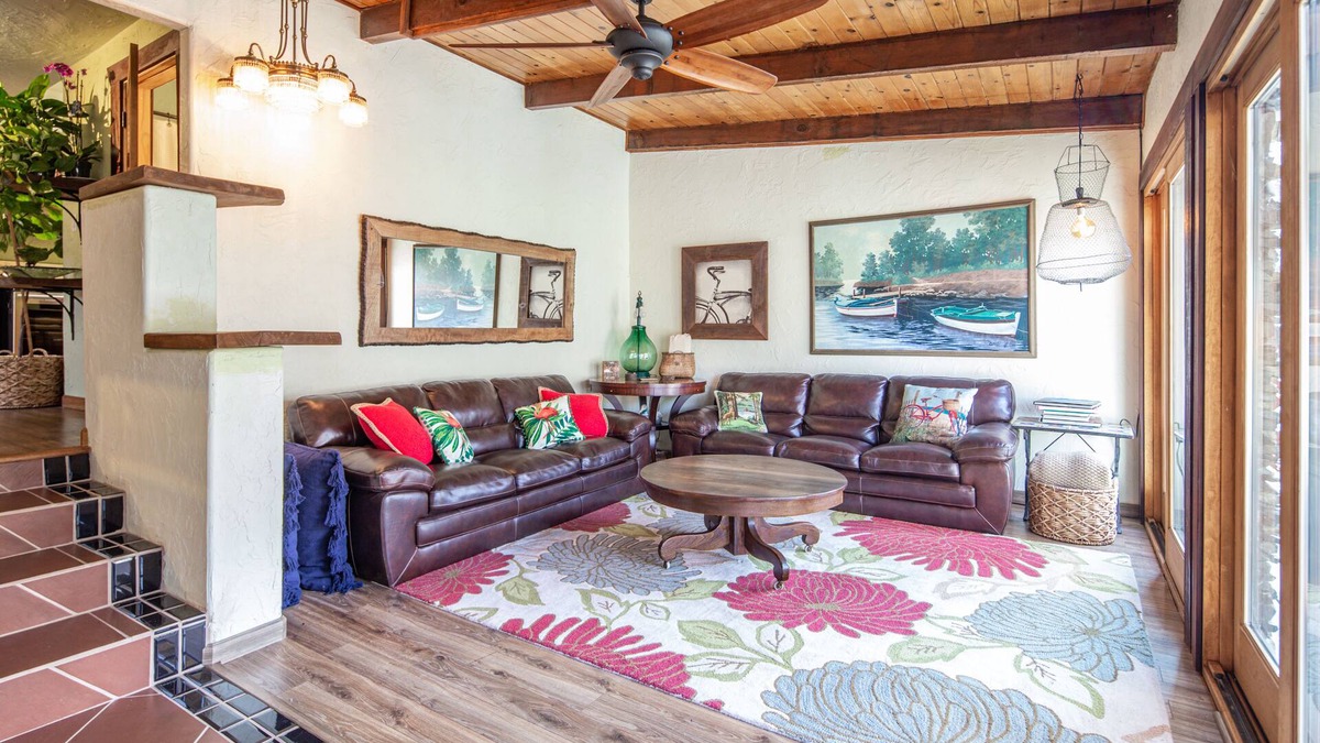 Three Rivers House | Beach to park in 9 min. Most Convenient location to village amenities.