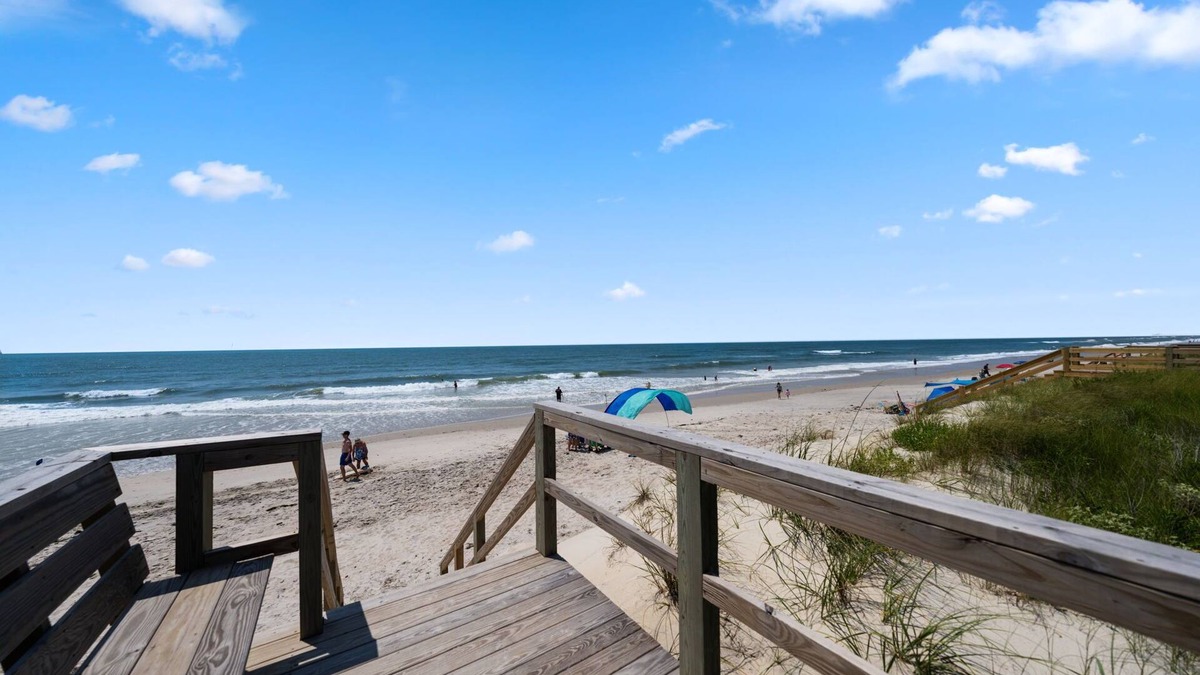Sneads Ferry House | Beach-to-Sound with Private Beach Access