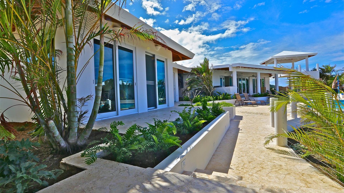 Fraile House | Beach vibes by the sea side