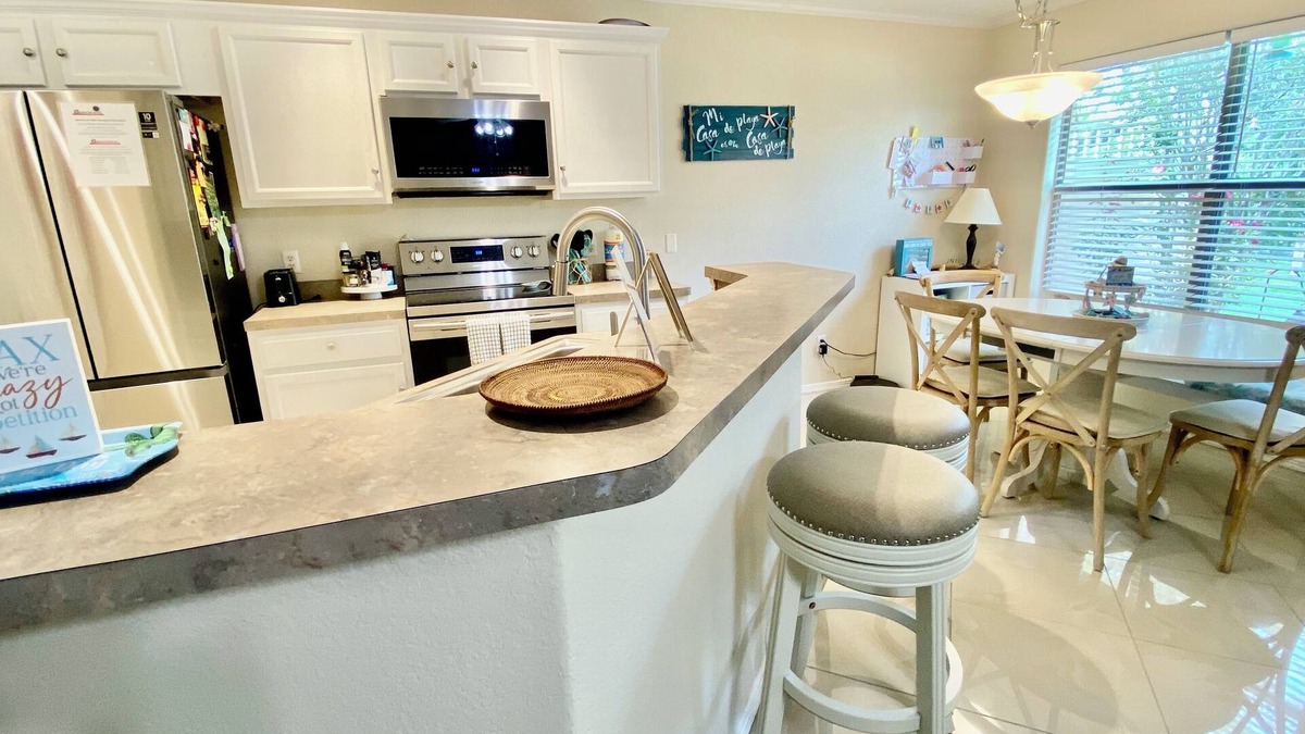 Laguna Vista Villa | Beach Vibes Only Villa- 10 PH