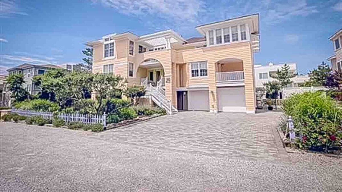 Loveladies House | Beachblock in Loveladies 6bd 6bth with pool and hot tub sleeps 14