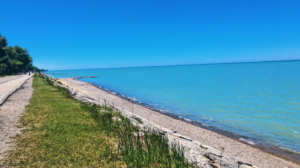 Sarnia House | BeachBum House: Bikes, Firepit & Paddleboards