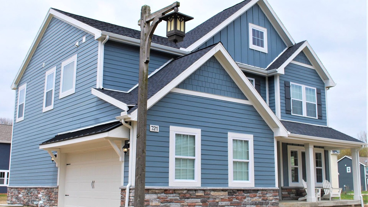 South Haven House | Beachcomber Cottage; Tri-level home near downtown