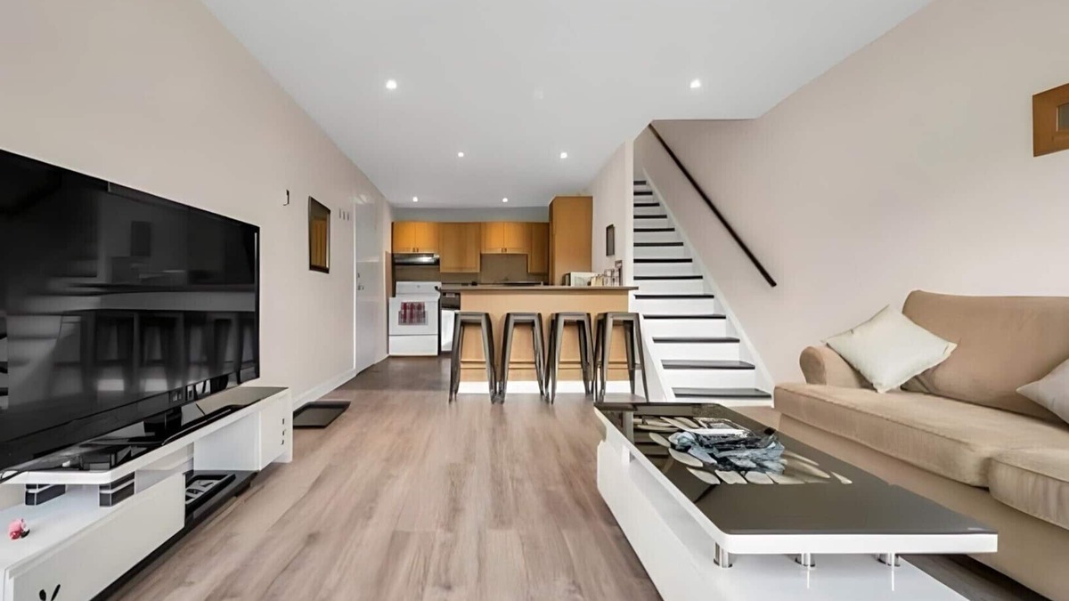 The Beaches Apartment | Beaches - 2BDR Townhouse