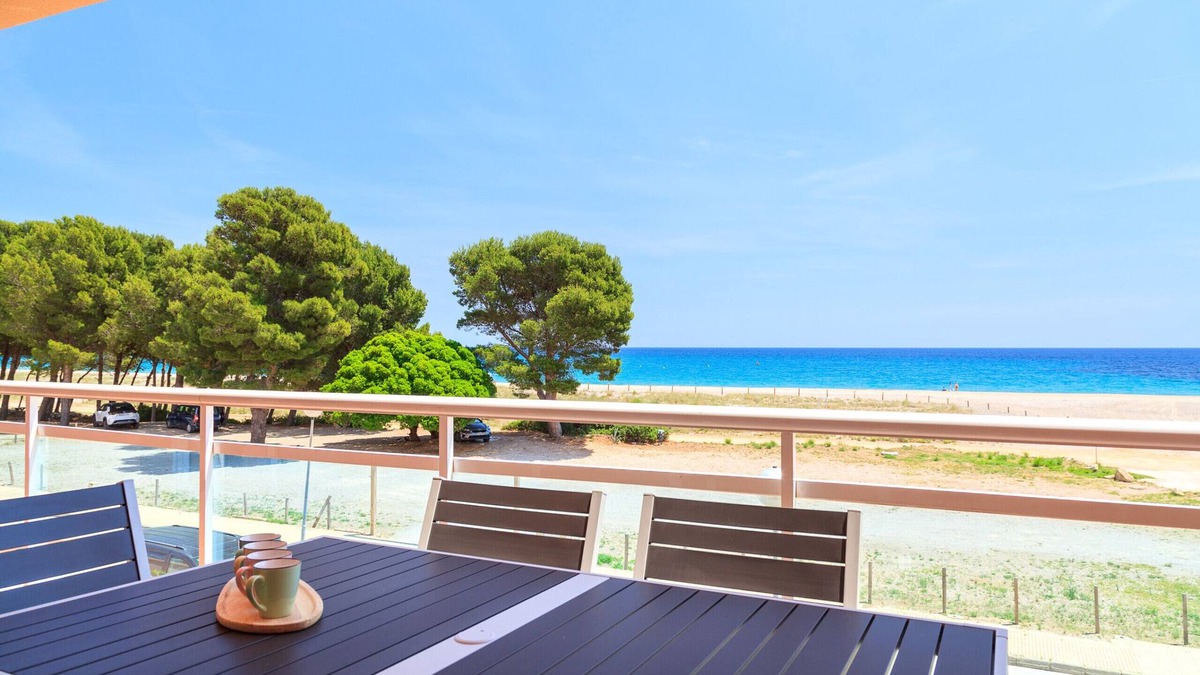 Vandellos i l'Hospitalet de l'Infant Apartment | Beachfront apartment perfect for families · UHC ARCO DEL SOL 277