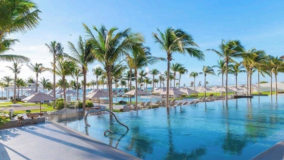 Playa Mujeres Hotel | Beachfront 1 Bedroom unit Cancun