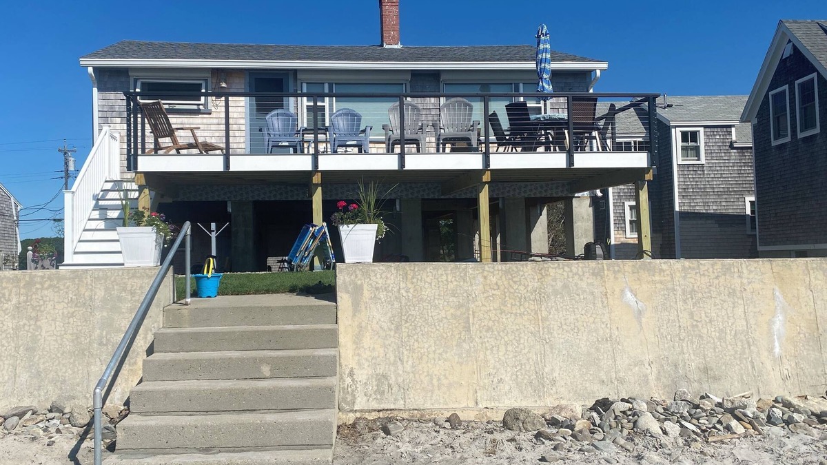 Biddeford Cottage | Beachfront 3-bedroom cottage, Granite Pt, AC, WiFi, Views