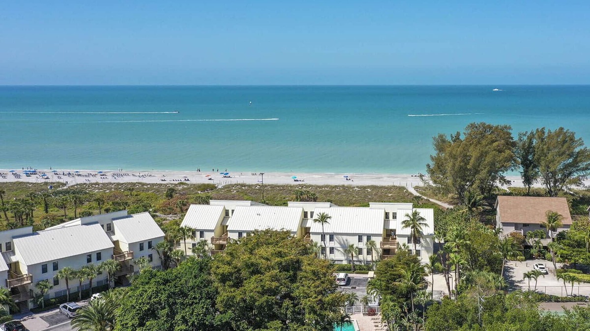 Captiva Villa | Beachfront 3BR Villa with Panoramic Gulf Views & Large Shared Pool w/King Bed