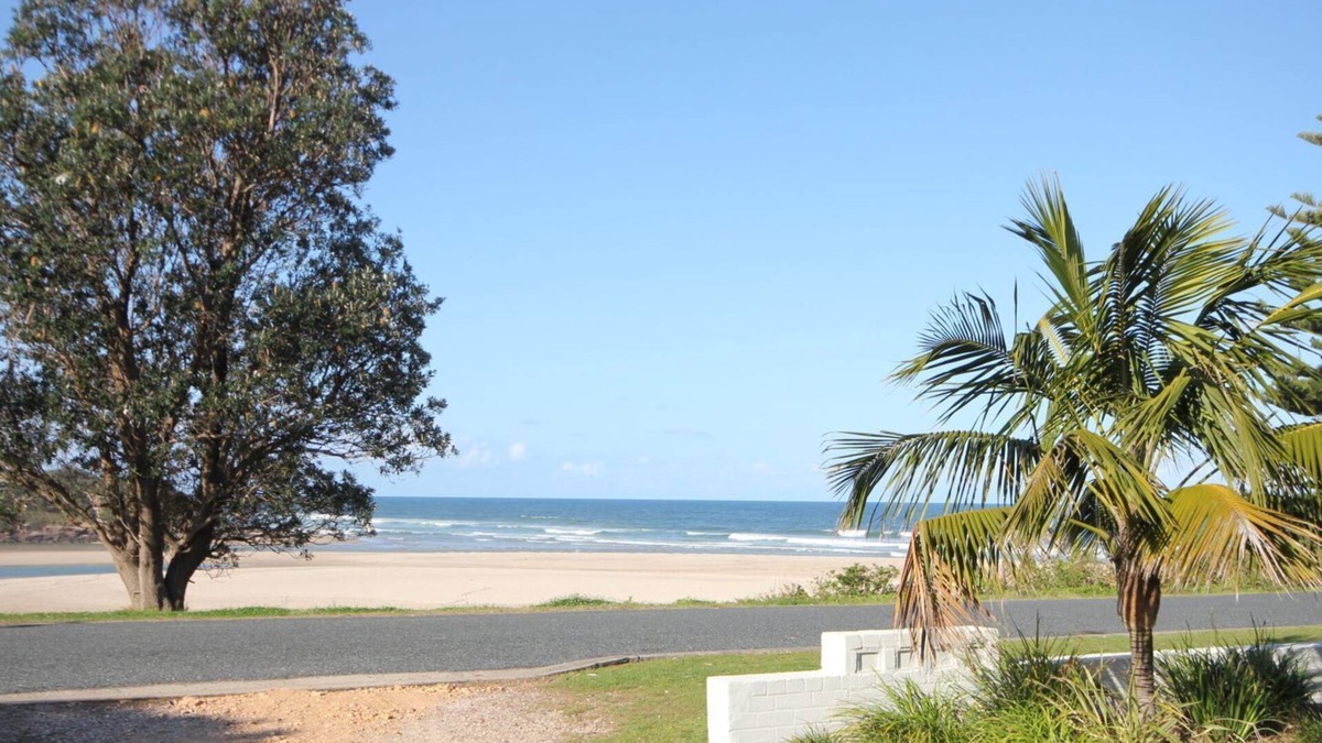 Lake Cathie Apartment | Beachfront 4 - opposite lake and beach