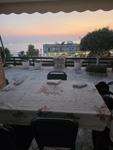 Himare Apartment | Beachfront