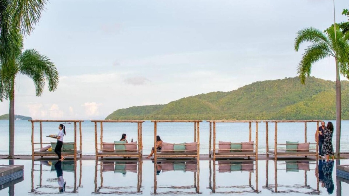 Rawai Apartment | Beachfront and Pool 2 BR Apt- Selina 870