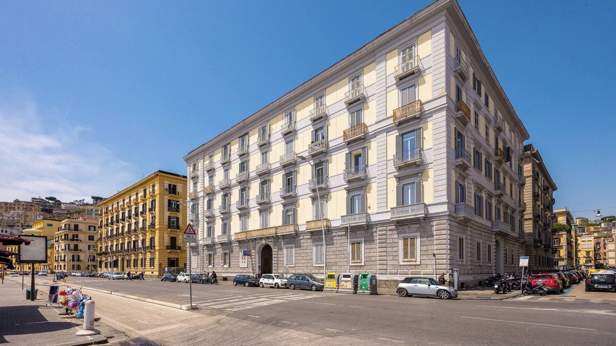 Chiaia Apartment | [Beachfront Apartment] Prestigious 200 square meters
