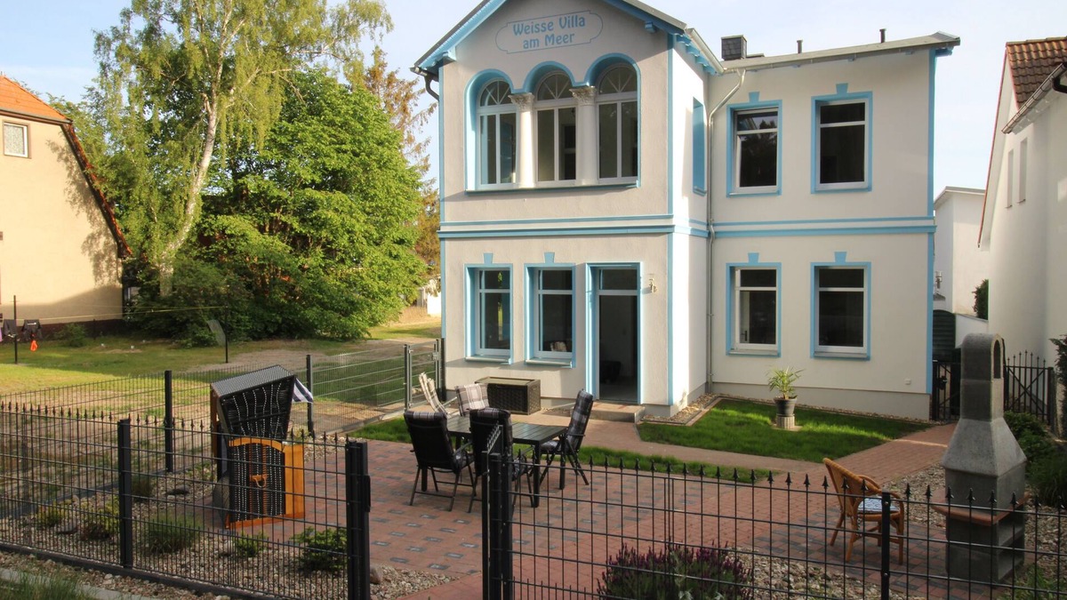 Zempin Apartment | Beachfront apartment w. Terrace, sauna, wallbox, perfect for child+dog, fully fenced