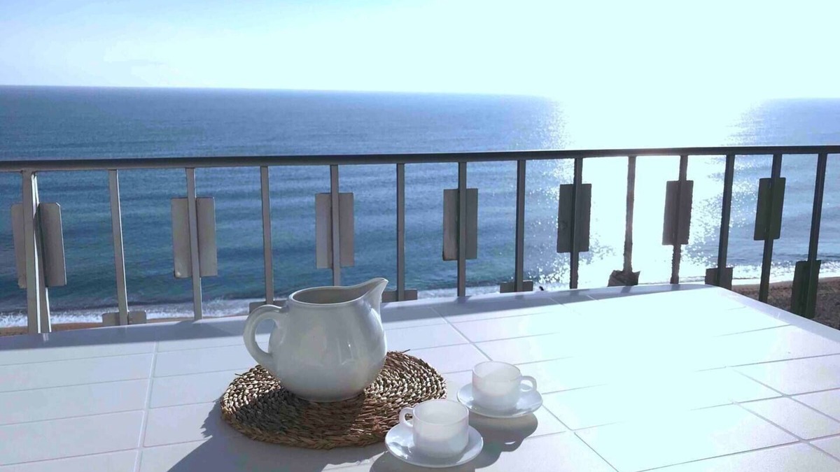 Blanes Apartment | Beachfront apartment with dream sea-views