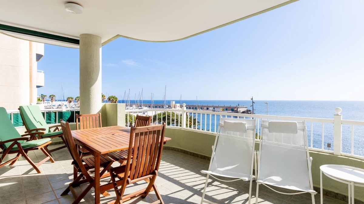 Radazul Apartment | Beachfront Apt. with Pool