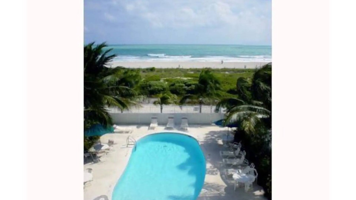 South of Fifth Apartment | Beachfront Art Deco District/Free Beach Service and Pool
