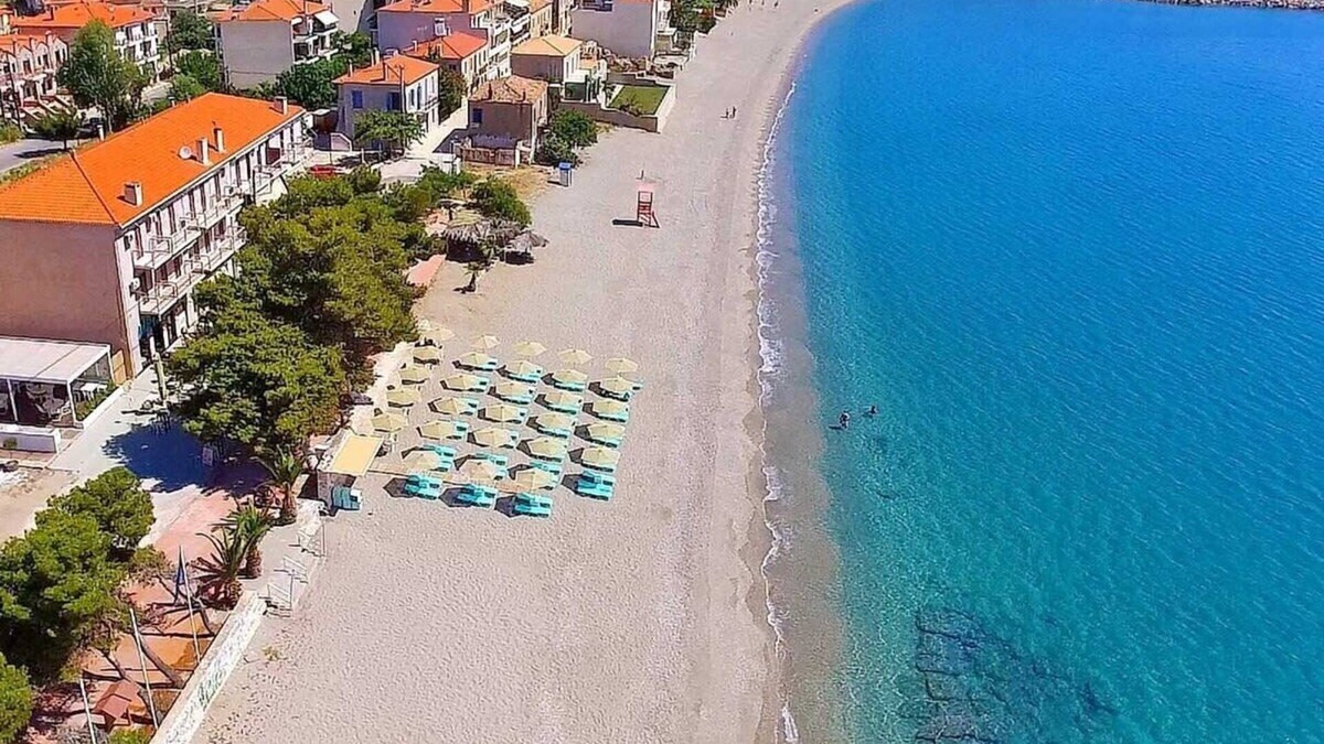 Paralio Astros House | Beachfront Astros Villa - Dukes Seaside Escape