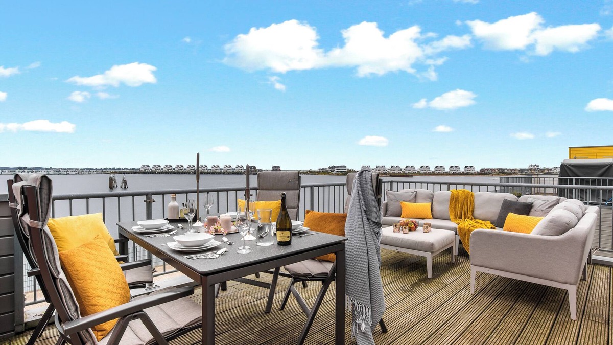 Olpenitz Apartment | Beachfront Baltic Sea vacation apartment "Santiano Lounge" with water view over 2 levels