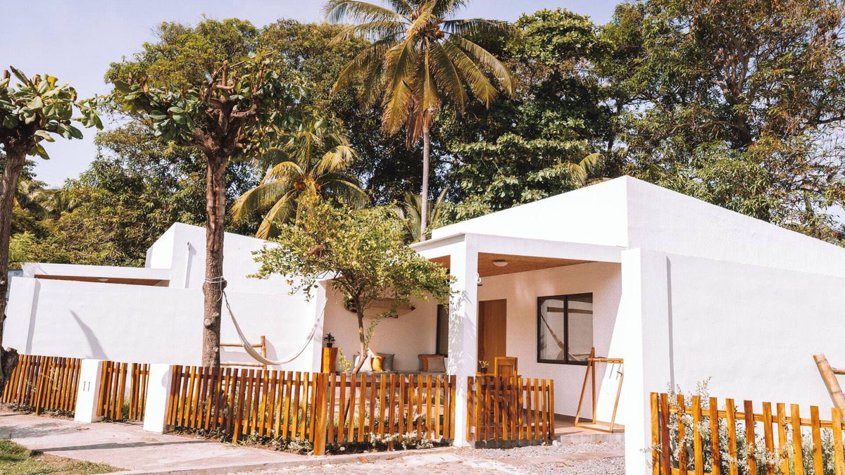 La Libertad Villa | Beachfront Beach Break Villa @SurfCity