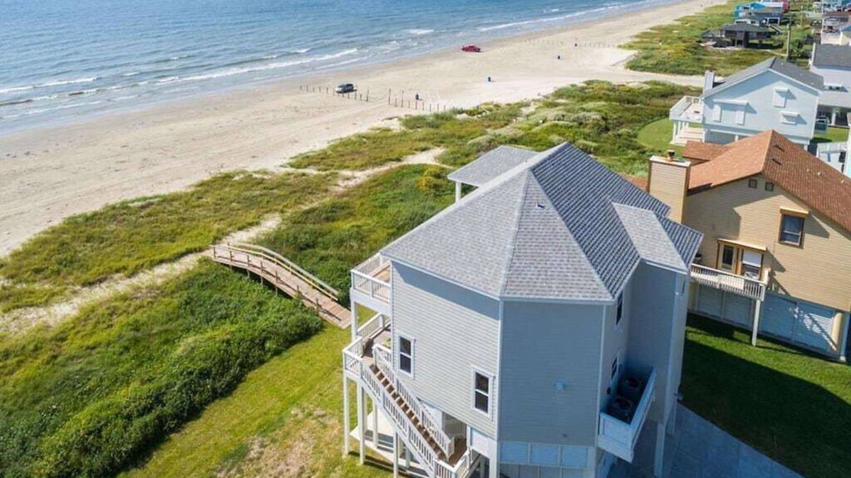 Terramar Beach House | Beachfront Beauty w/4 King Beds Ultimate Getaway!