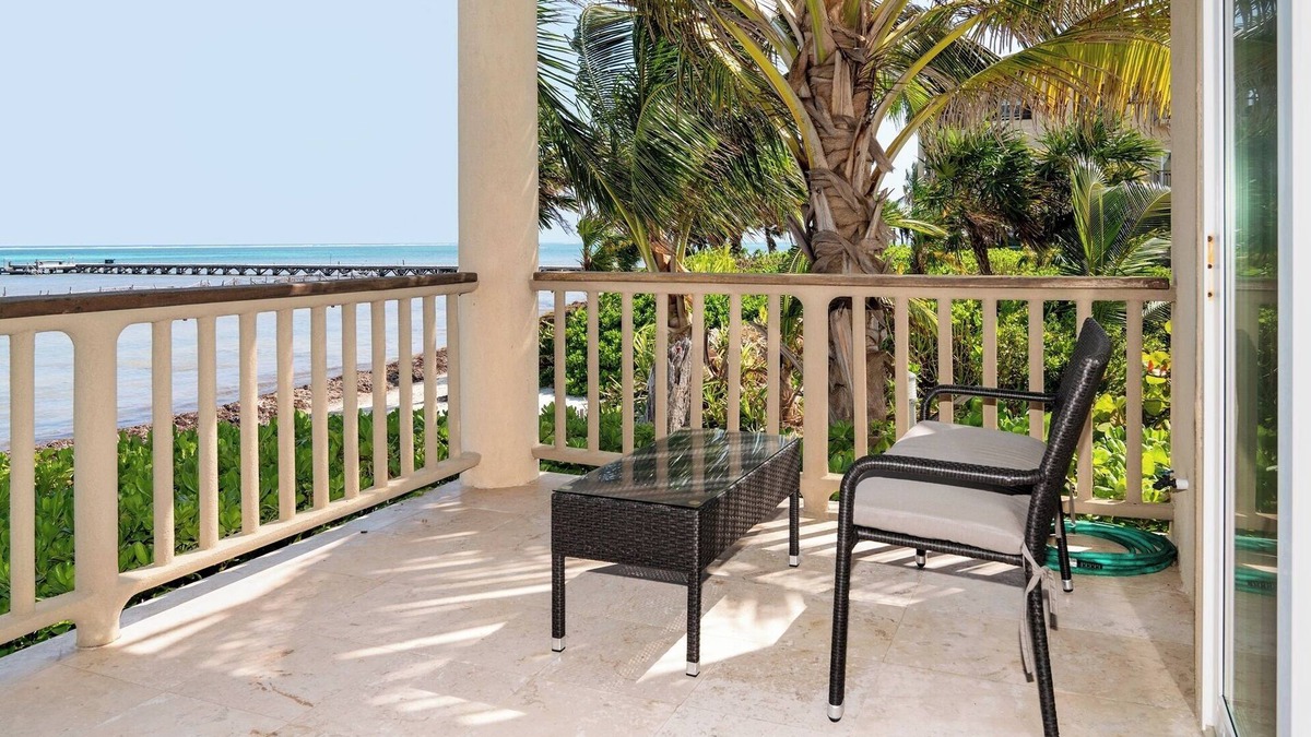 San Pedro Resort | Beachfront Bliss: Stunning Oceanfront 2BR Condo in Ambergris Caye!