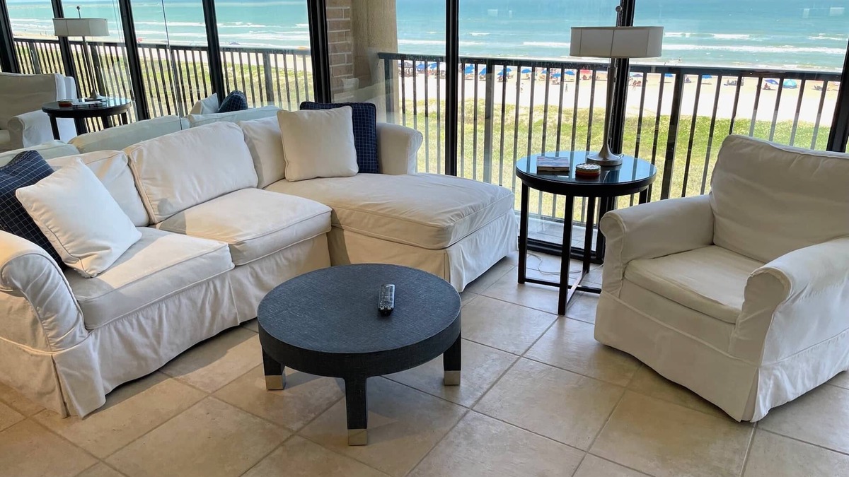 South Padre Island Condo | Beachfront Condo Relax In Style, big balcony, beach gear Incl, 2 Pools/hot tubs