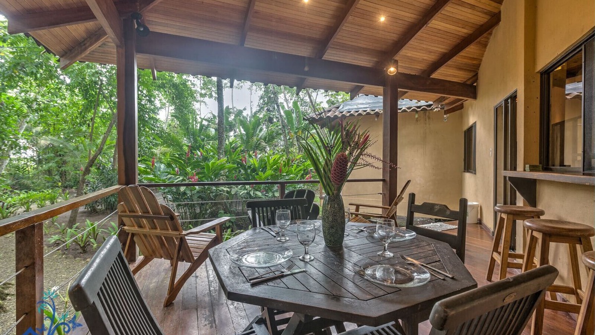 Cocles Ski Chalet | Beachfront Casa Koda 3BR Garden & Terrace