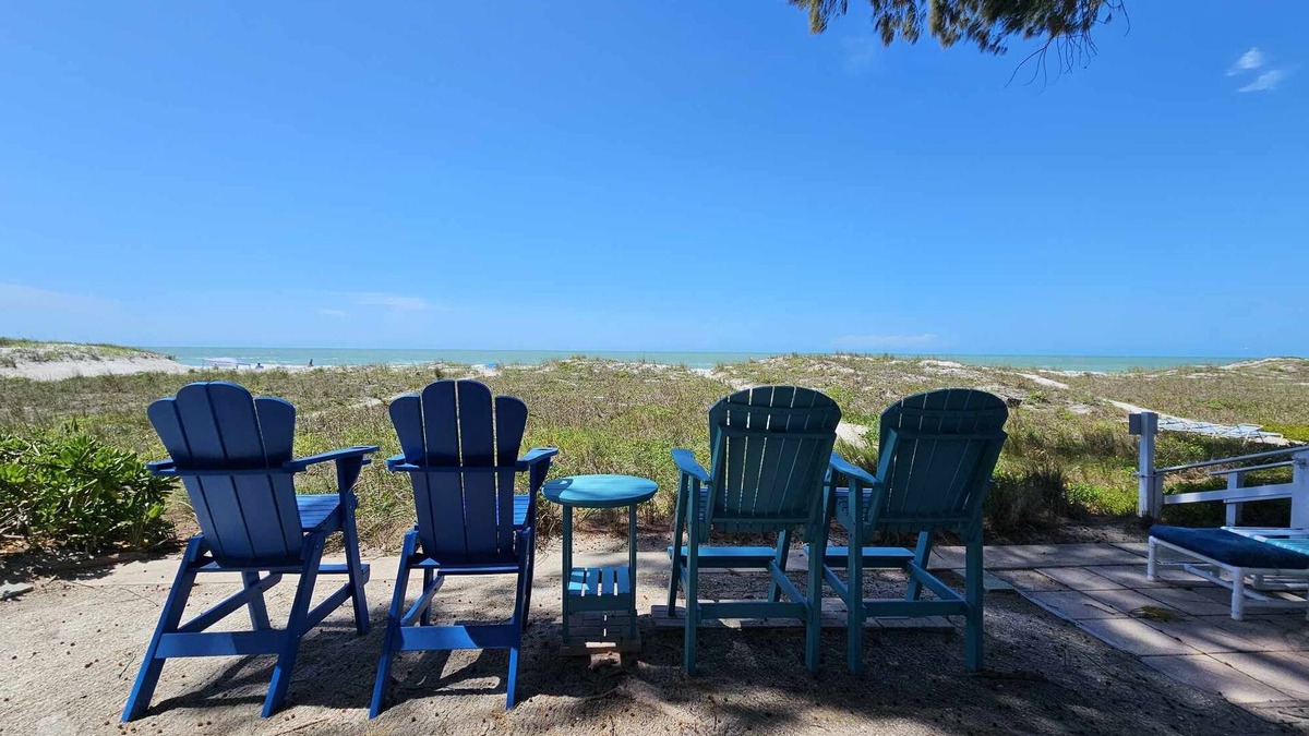 Independence Square Cottage | Beachfront Cottages GARDEN at Beautiful Sandy Shores on Gulf of Mexico