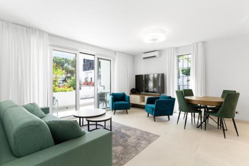 Nikki Beach Apartment | Beachfront Complex Jardines de las Golondrinas Elviria
