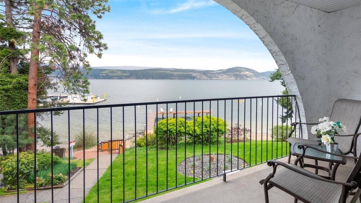 Central Okanagan Condo | Beachfront Condo