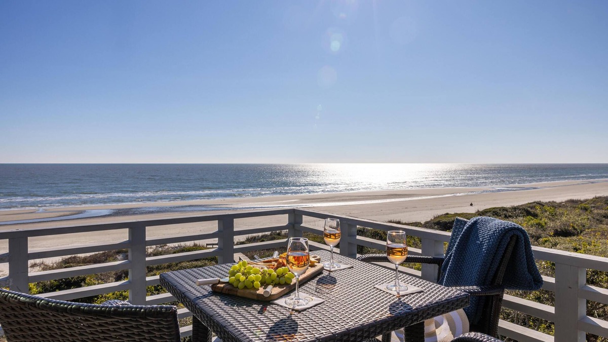 Kiawah Island Condo | Beachfront Condo on Kiawah – 2 Balconies, Sleeps 6, Steps to Sand