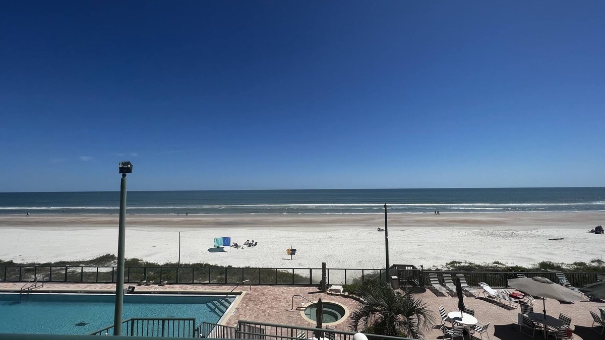 Ponce Terrace Condo | Beachfront condo with plenty of space