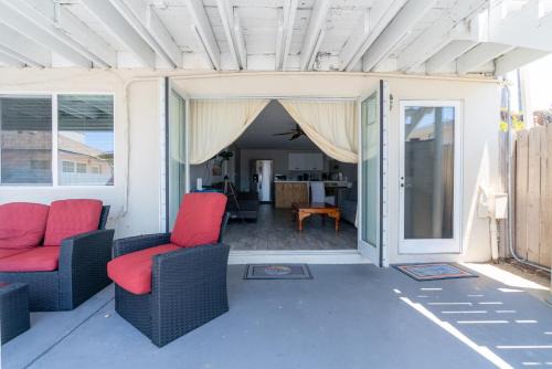 Townsite Apartment | BEACHFRONT COTTAGE LOWER UNIT