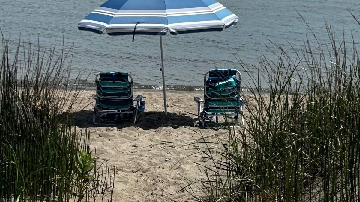 Harwich Cottage | Beachfront Cottage on the Lake