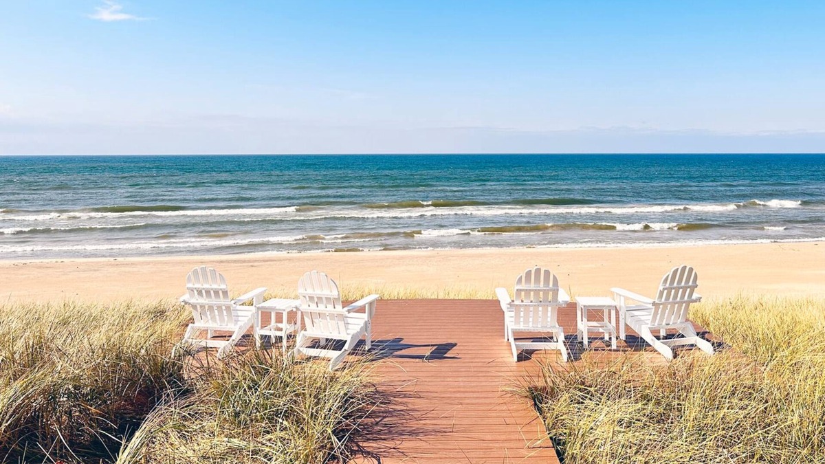 Ferrysburg Cottage | Beachfront Cottage on Lake Michigan. Summer 2025 open! Dog Friendly!