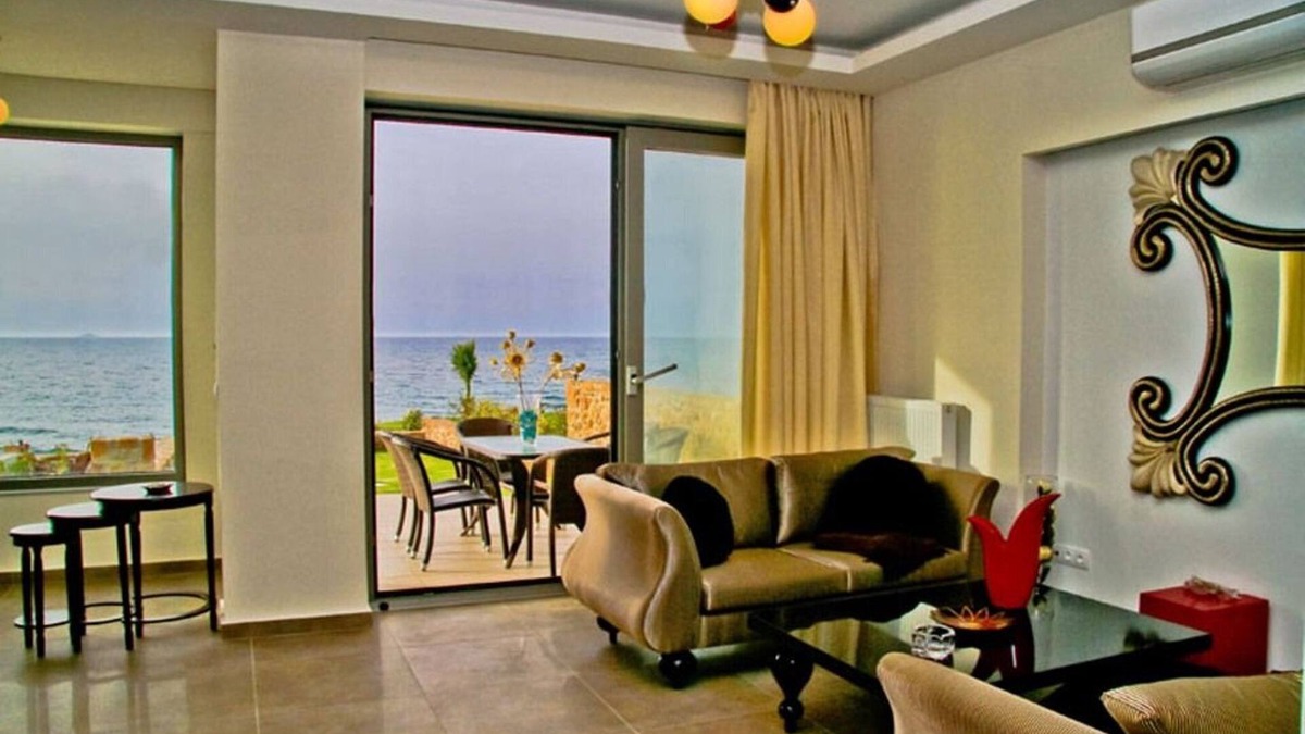 Kato Gouves Villa | Beachfront Crete Villa | Villa Peri | 4 Bedroom | 30 Metres To The Beach