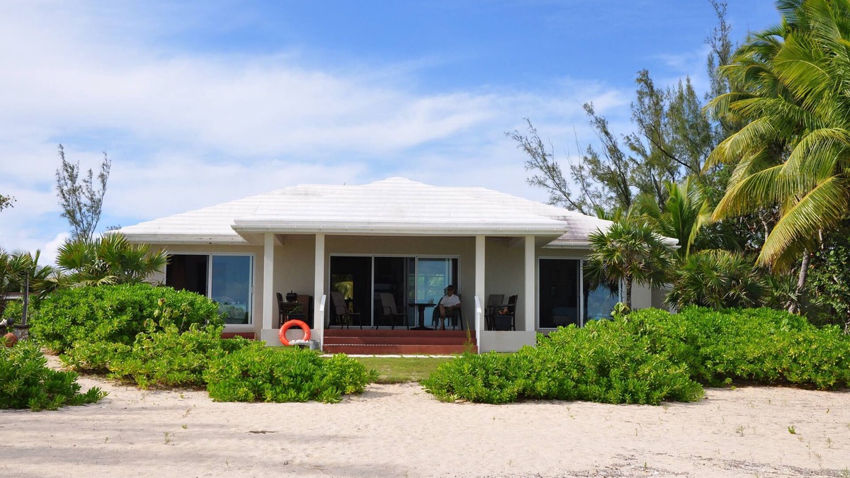 Governor's Harbour House | Beachfront Dock TikiHut WiFi Kayaks Paddleboards Terrace Gardens Private
