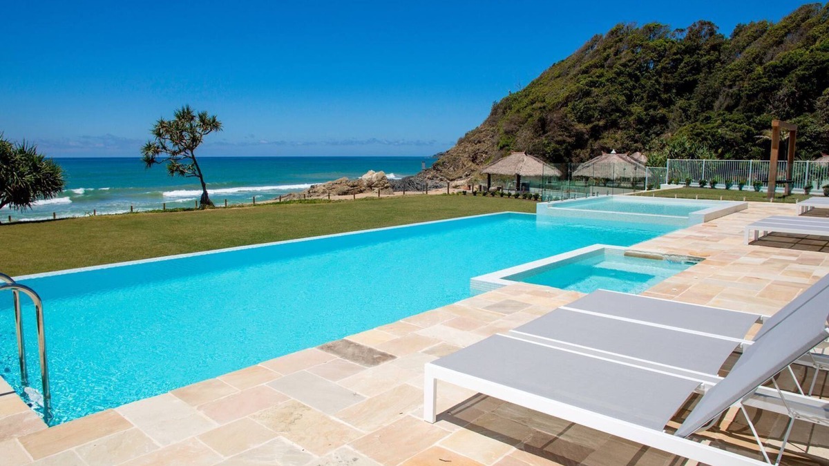 Coffs Harbour House | Beachfront Escapes ~ Beach Mansion