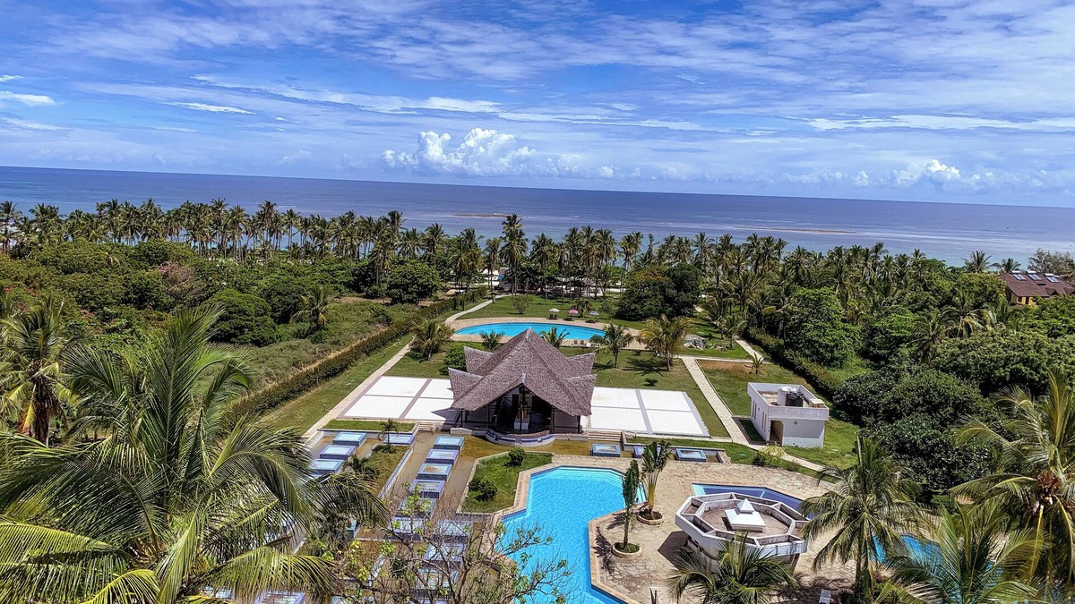 Diani Beach Apartment | Beachfront fully furnished, self-catering studio apartment in Diani, Kenya